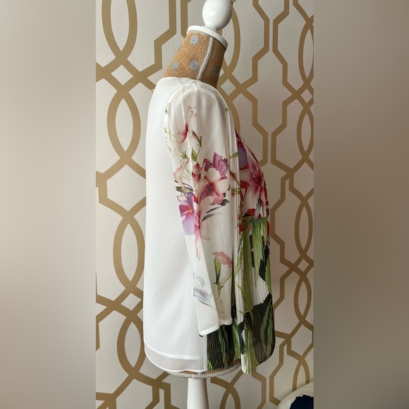 Ted Baker London pleated floral top size 2/US 6 - Picture 5 of 9